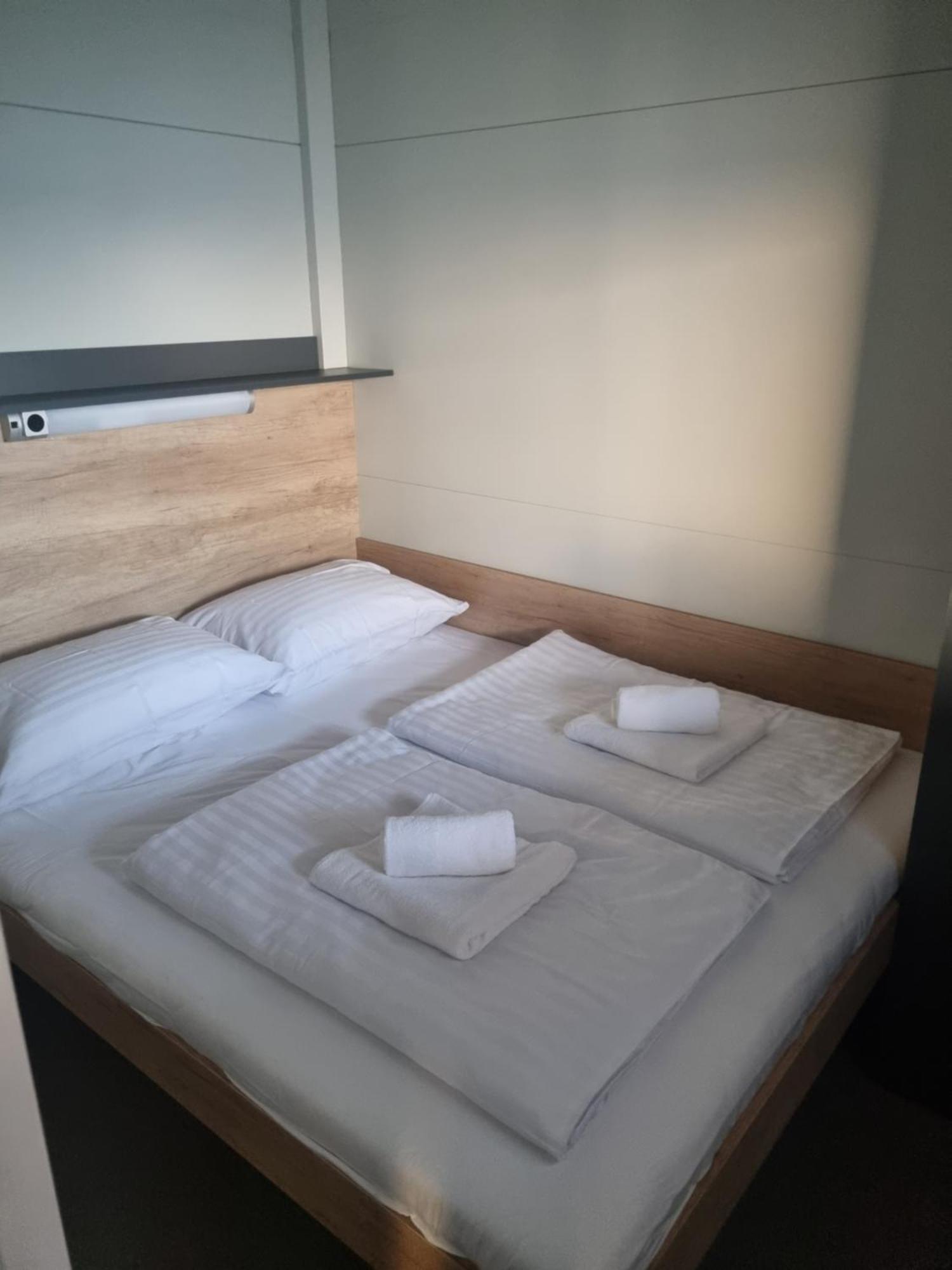 Hipo Camp Mobil Home Arta ปาโกชตาเน ภายนอก รูปภาพ
